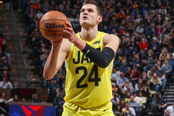 谈崩！曝凯斯勒续约僵局，爵士拒开亿元合同，明年成受限制自由球员